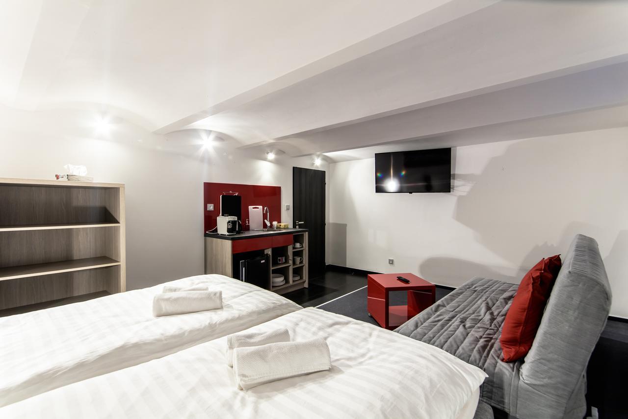 Silesia Residence Ostrava Exteriör bild A typical studio apartment
