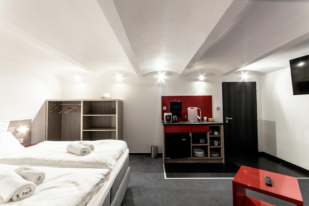 Silesia Residence Ostrava Exteriör bild A typical room at the hotel