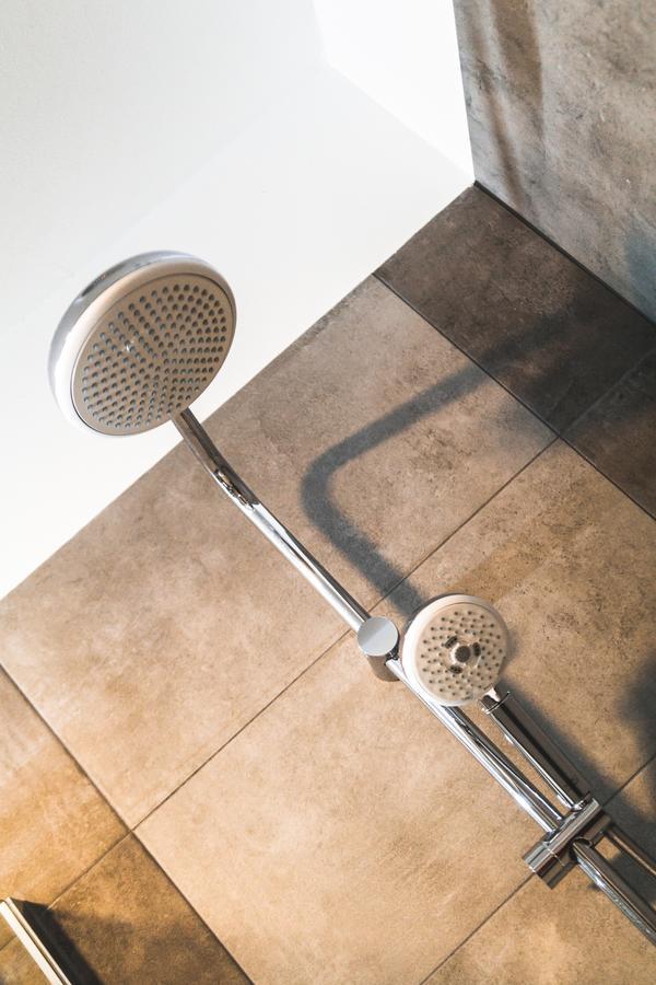 Silesia Residence Ostrava Exteriör bild A shower